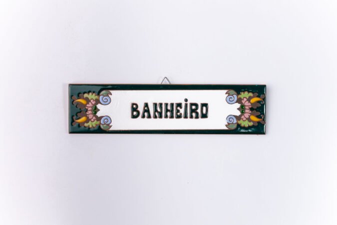 Placa Média · Banheiro · Europeu Verde