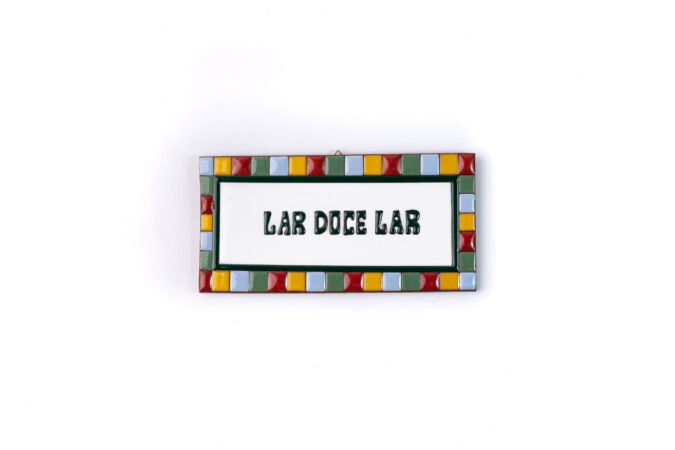 Placa Grande · Lar Doce Lar · Quadradinho Colorido