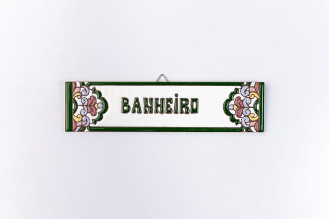 Placa Média · Banheiro · Italiano Verde